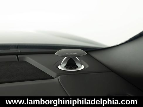 Used 2024 Lamborghini Urus Performante AWD/4WD image 37