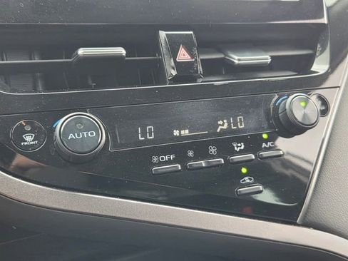 Used 2024 Toyota Camry SE FWD image 25