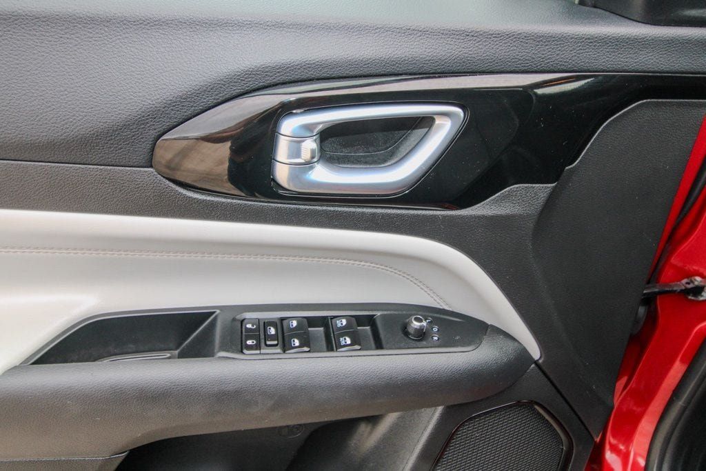 Used 2025 Jeep Compass Limited AWD/4WD image 12
