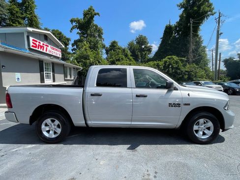 Used 2017 RAM 1500 Express w/ Express Value Package RWD image 5