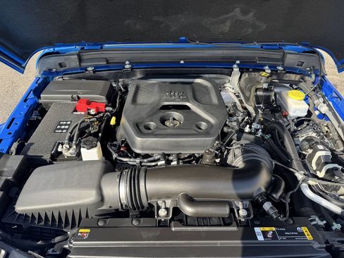 Used 2024 Jeep Wrangler Unlimited Sahara w/ Technology Group image 27