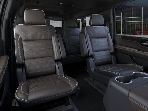 New 2026 GMC Yukon XL Denali Ultimate w/ LPO, Illumination Package AWD/4WD image 17