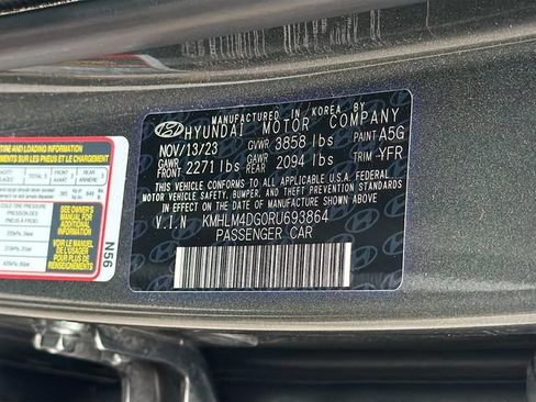 Used 2024 Hyundai Elantra SEL FWD image 29