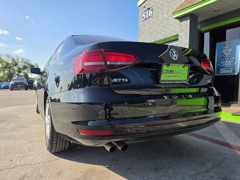 Used 2017 Volkswagen Jetta S w/ Jetta S Cold Weather Package FWD image 9