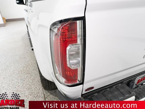 Used 2022 GMC Canyon Denali AWD/4WD image 9