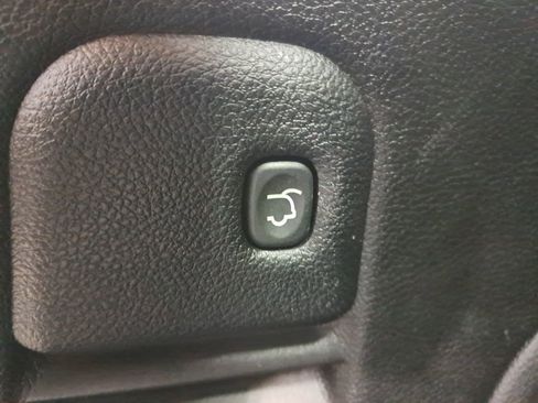 Used 2022 Jeep Grand Cherokee Laredo X AWD/4WD image 14