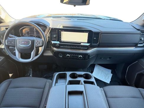 Used 2024 GMC Sierra 1500 Elevation image 10