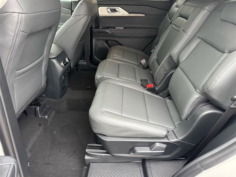 New 2026 Ford Explorer Active w/ Active Comfort Package image 10