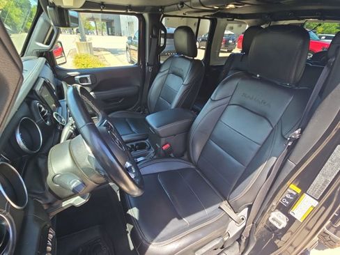 Used 2021 Jeep Wrangler Unlimited Sahara w/ Cold Weather Group AWD/4WD image 16