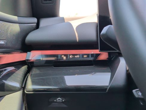 Used 2026 BMW i5 eDrive40 RWD image 26