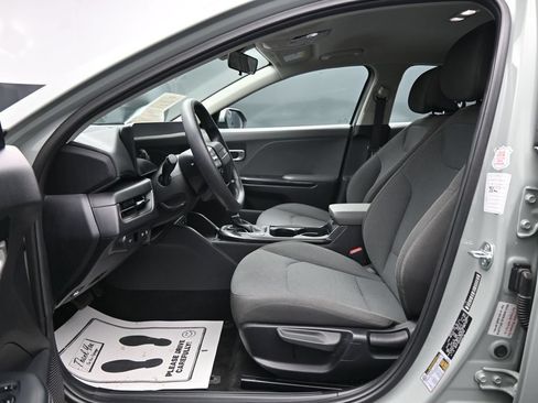Used 2025 Kia K4 FWD image 9