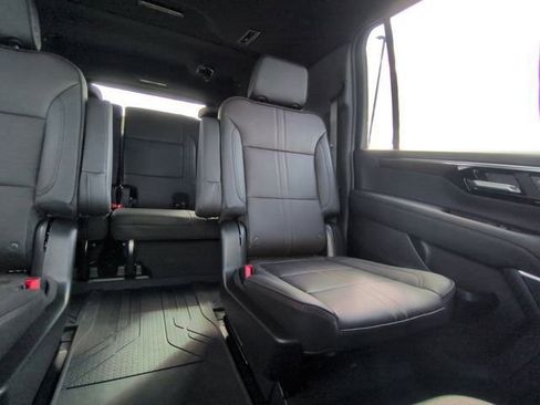 New 2026 Chevrolet Suburban High Country image 6