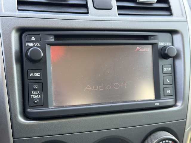 Used 2013 Toyota Corolla LE FWD image 16