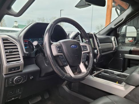 Used 2017 Ford F450 Platinum w/ Platinum Ultimate Package AWD/4WD image 9