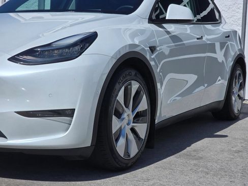 Used 2021 Tesla Model Y Long Range AWD/4WD image 35