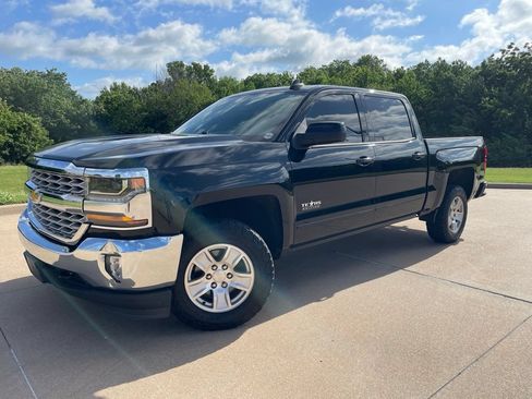 Used 2018 Chevrolet Silverado 1500 LT w/ Texas Edition AWD/4WD image 1