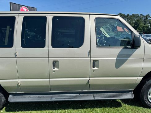 Used 2012 Ford E-350 and Econoline 350 XLT RWD image 11