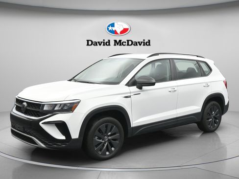 Used 2023 Volkswagen Taos S w/ Driver Assistance Package FWD image 1
