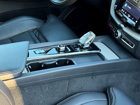 Used 2022 Volvo XC60 B6 Inscription w/ Advanced Package image 19