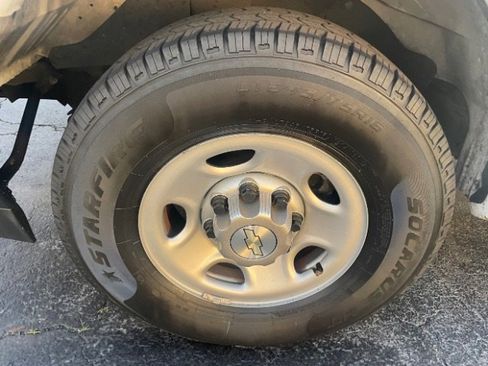 Used 2021 Chevrolet Express 2500 w/ Communications Package image 17