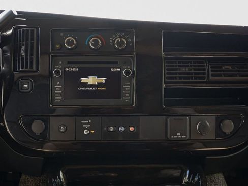 Used 2017 Chevrolet Express 2500 RWD image 12