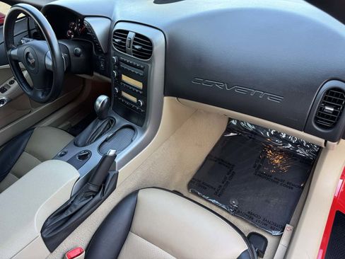 Used 2007 Chevrolet Corvette Coupe w/ Preferred Equipment Group image 19