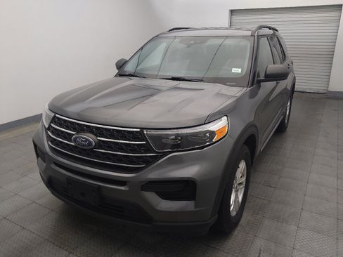 Used 2023 Ford Explorer XLT AWD/4WD image 15