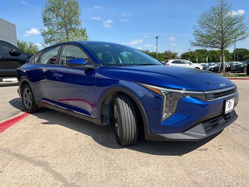 Used 2025 Kia K4 LXS image 4