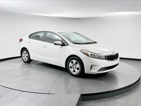 Used 2017 Kia Forte LX FWD image 11
