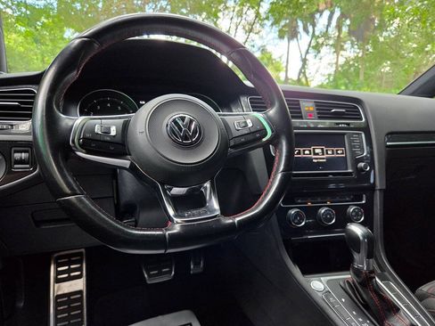 Used 2017 Volkswagen GTI SE FWD image 25