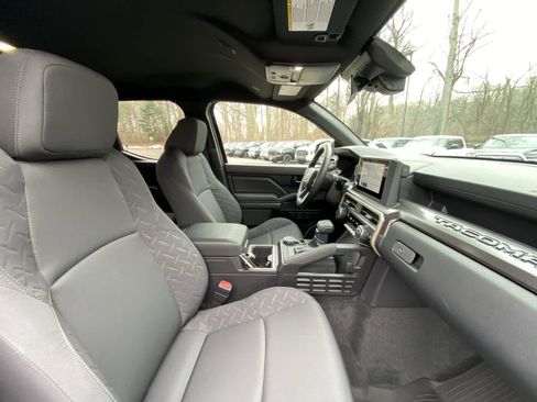 Certified 2025 Toyota Tacoma SR5 image 26