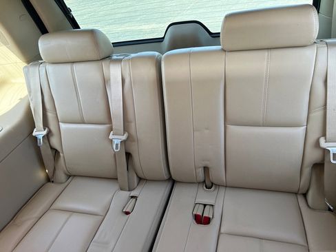 Used 2011 GMC Yukon SLT w/ SLT-2 Equipment Package AWD/4WD image 11