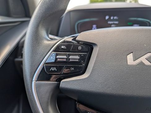 Used 2023 Kia Niro LX FWD image 19