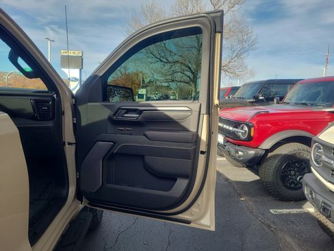 Used 2022 GMC Sierra 1500 AT4X image 16