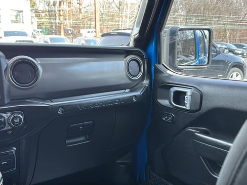 Used 2022 Jeep Wrangler Unlimited Sport image 22