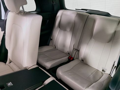 Used 2026 Mercedes-Benz GLB 250 image 8