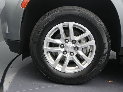 Used 2023 Chevrolet Suburban LS image 10