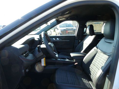 New 2026 Ford Explorer ST-Line AWD/4WD image 18