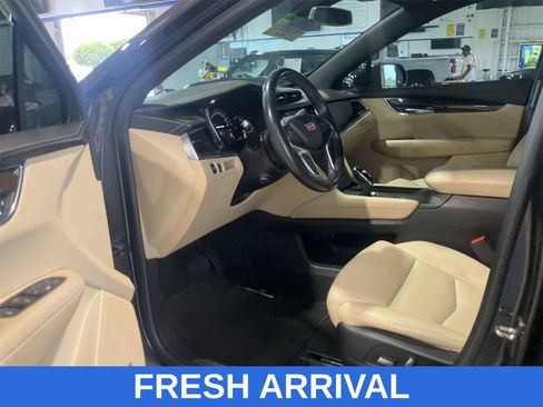 Used 2018 Cadillac XT5 FWD w/ LPO, Wheel Lock Package image 5