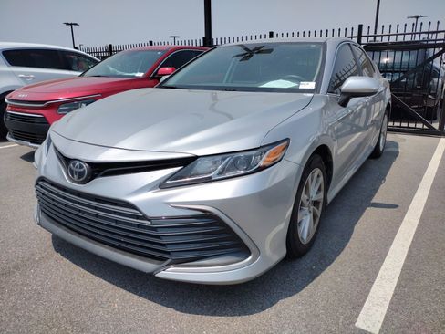 Used 2023 Toyota Camry LE FWD image 3