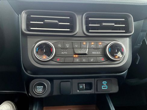 Used 2024 Ford Maverick Lariat image 35