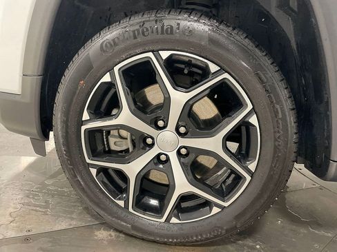 Used 2024 Jeep Compass Limited image 35