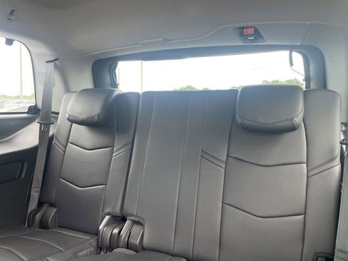 Used 2018 Cadillac Escalade Premium Luxury RWD image 15