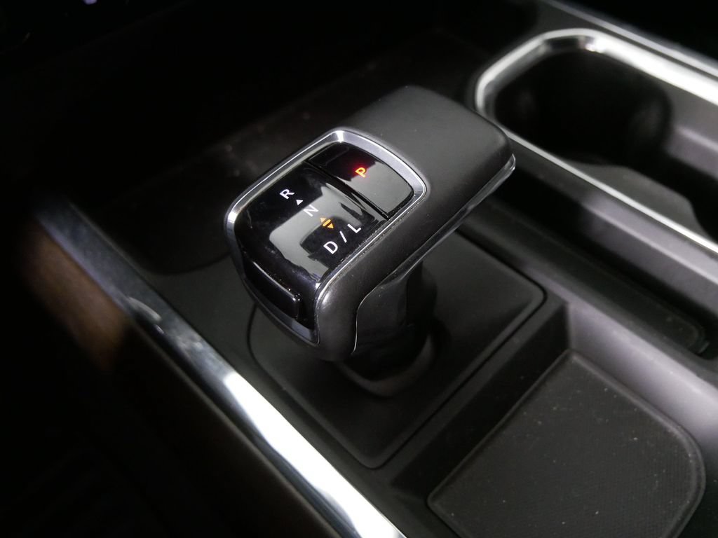 Used 2024 Chevrolet Silverado 1500 High Country w/ High Country Premium Package AWD/4WD image 29