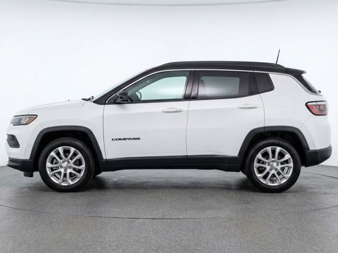 Used 2025 Jeep Compass Limited AWD/4WD image 5