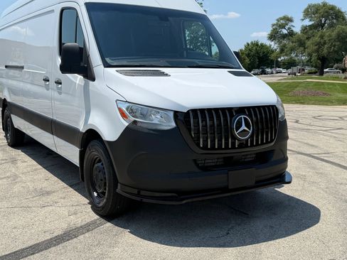 Used 2023 Mercedes-Benz Sprinter 2500 image 8