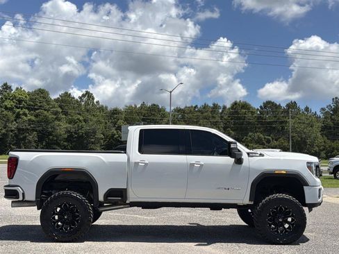 Used 2022 GMC Sierra 2500 AT4 w/ AT4 Premium Plus Package AWD/4WD image 7
