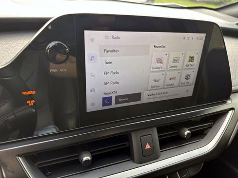 Used 2023 Lexus UX 250h AWD image 18