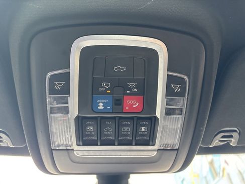 Used 2019 RAM 1500 Laramie image 17