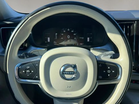Used 2019 Volvo XC60 T5 Momentum w/ Premium Package AWD/4WD image 19